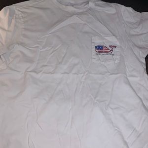 Vineyard vines t-shirt
